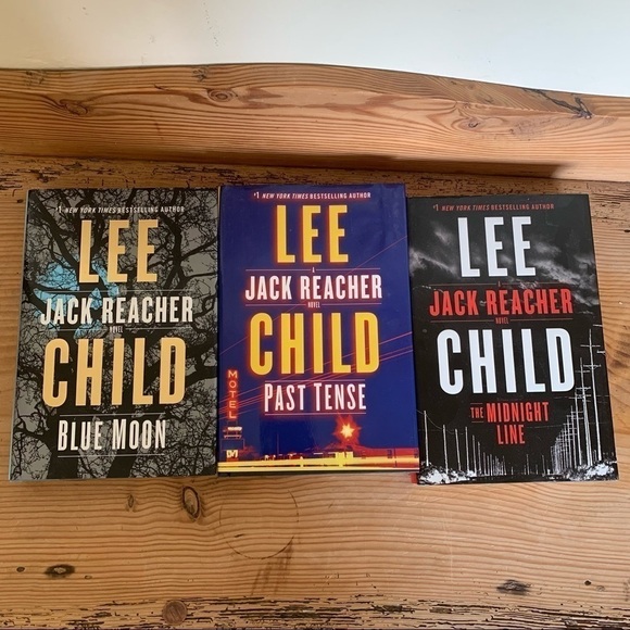 Set of three Lee Child hard cover books - Picture 9 of 9